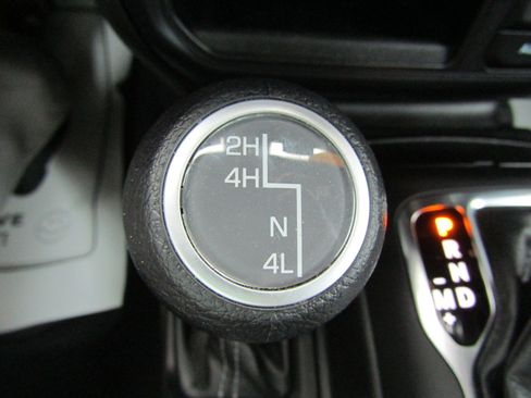 Used 2024 Jeep Gladiator Sport AWD/4WD image 37
