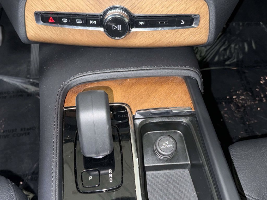 Used 2023 Volvo XC90 T8 Plus w/ Protection Package Premier AWD/4WD image 24