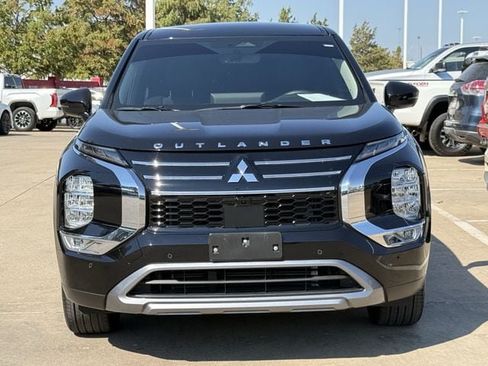 Used 2025 Mitsubishi Outlander SE FWD image 8
