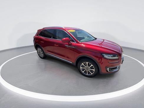 Used 2019 Lincoln Nautilus Select AWD/4WD image 2