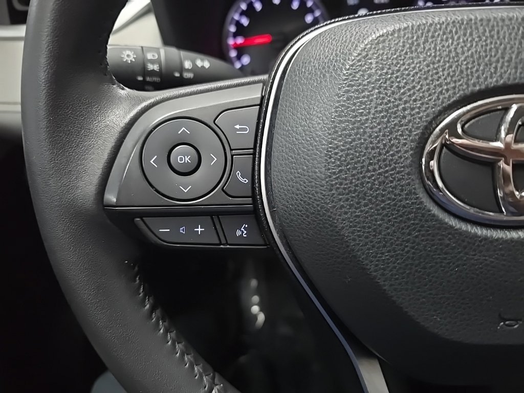 Used 2021 Toyota RAV4 XLE Premium FWD image 21