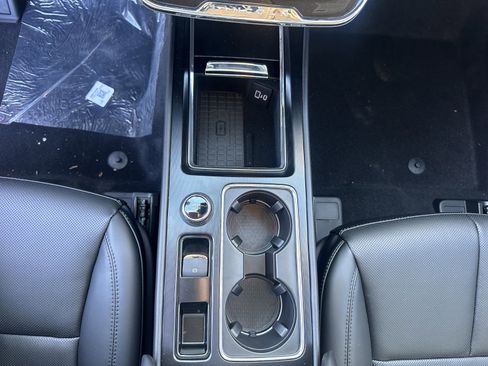 New 2026 Lincoln Corsair Premiere image 15