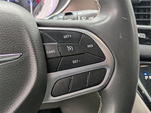 Used 2022 Chrysler Voyager LX image 26