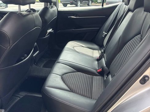 Used 2021 Toyota Camry SE FWD image 18