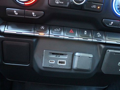 Used 2019 Chevrolet Silverado 1500 LT w/ All-Star Edition image 28