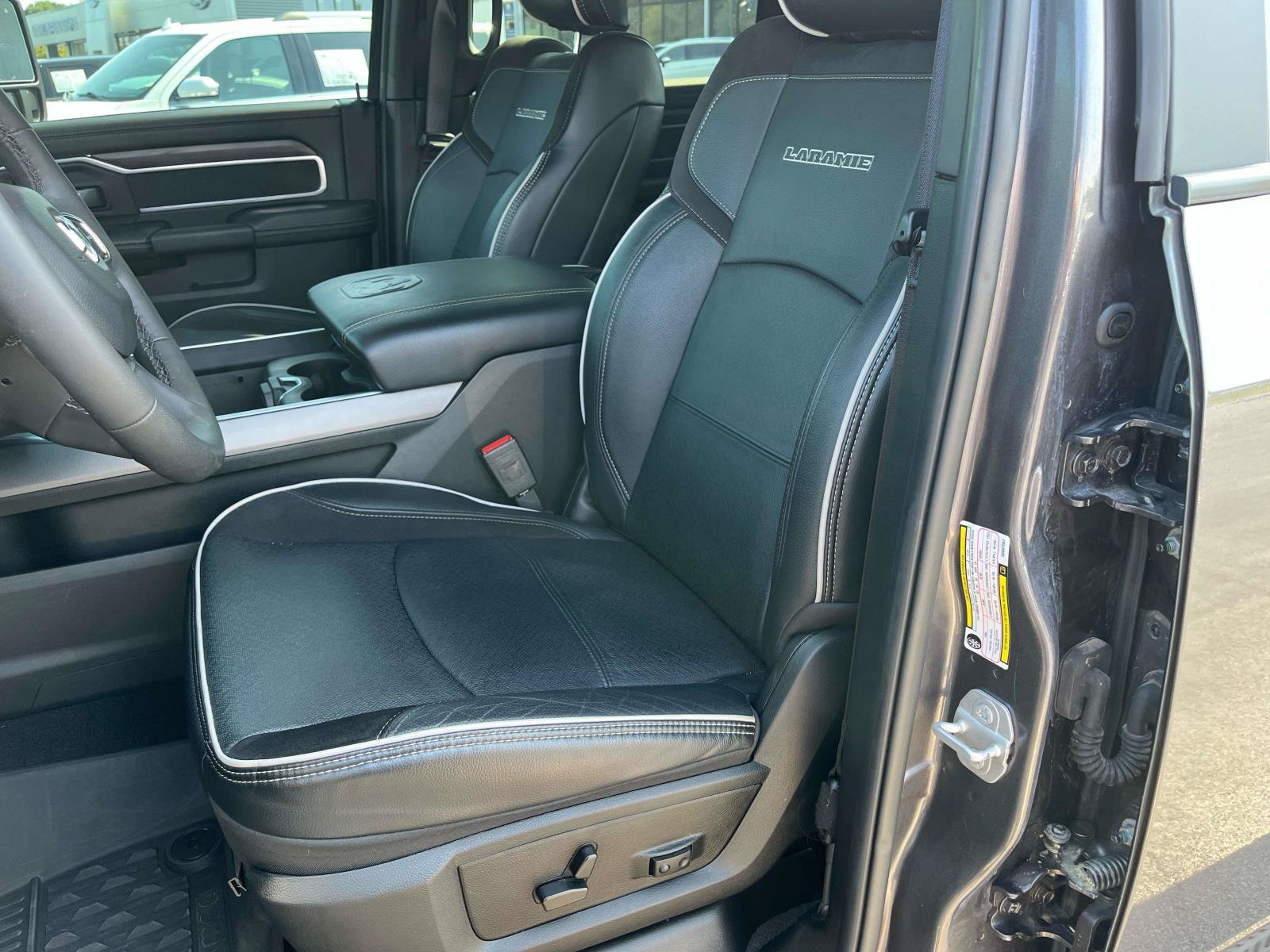 Used 2025 RAM 2500 Laramie w/ Night Edition AWD/4WD image 30