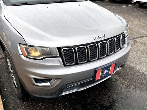 Used 2018 Jeep Grand Cherokee Limited AWD/4WD image 5