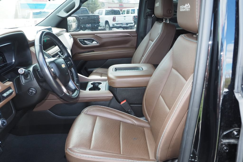 Used 2022 Chevrolet Suburban High Country w/ Premium Package 2 AWD/4WD image 14