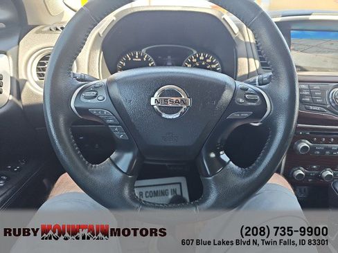 Used 2018 Nissan Pathfinder Platinum FWD image 16
