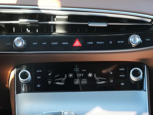 New 2026 Genesis GV70 2.5T Advanced image 9