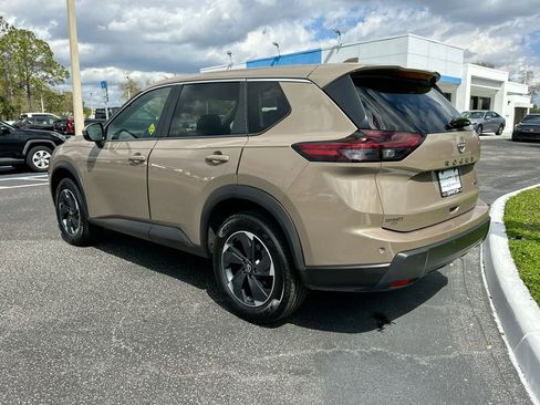 Used 2025 Nissan Rogue SV image 8