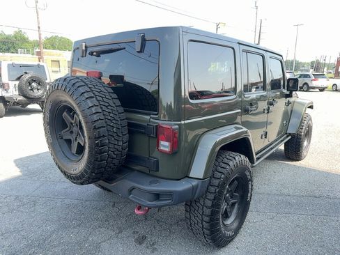 Used 2015 Jeep Wrangler Unlimited Rubicon AWD/4WD image 3