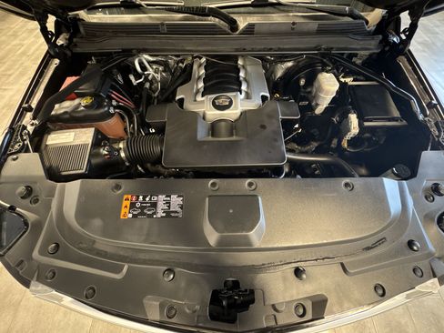 Used 2018 Cadillac Escalade Premium Luxury image 27