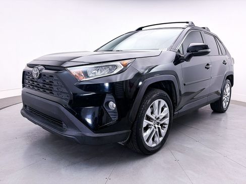 Used 2019 Toyota RAV4 XLE Premium w/ Carpet Mat Package FWD image 11