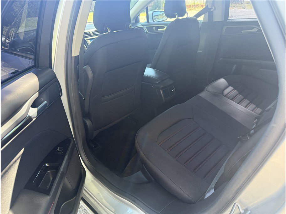 Used 2013 Ford Fusion SE FWD image 10