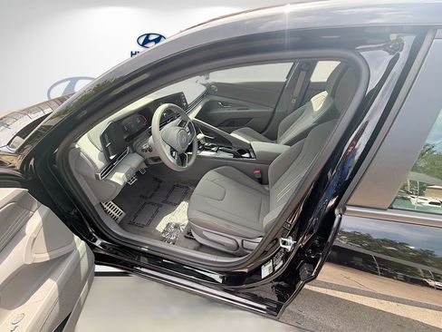 Certified 2026 Hyundai Elantra Sport FWD image 16