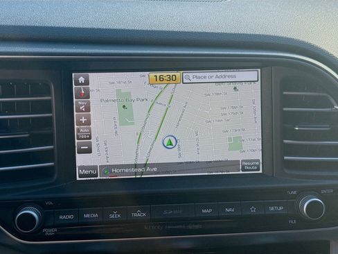 Used 2020 Hyundai Elantra Limited w/ Ultimate Package 03 image 11