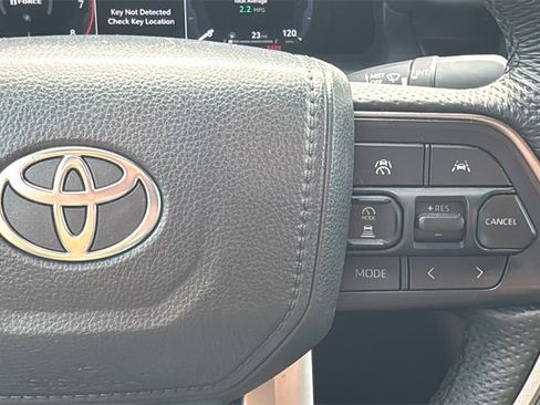 Certified 2025 Toyota Tacoma TRD Sport image 30