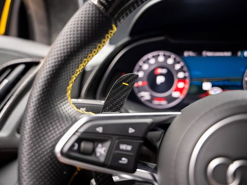 Used 2021 Audi R8 V10 w/ Premium Package image 40