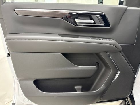 New 2026 Chevrolet Tahoe LS image 18