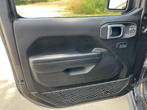 Used 2021 Jeep Wrangler Unlimited Rubicon image 24