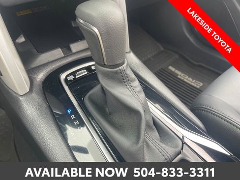Used 2024 Toyota Corolla Cross AWD Hybrid w/ Convenience Package image 31