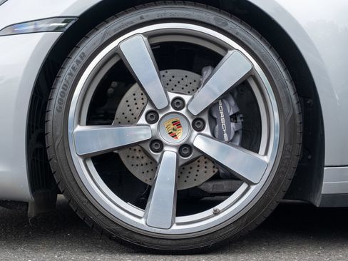 Certified 2023 Porsche 911 Carrera RWD image 12
