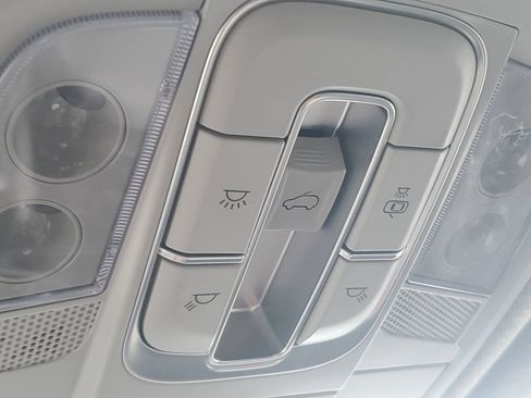 Used 2019 Hyundai Santa Fe Limited AWD/4WD image 32