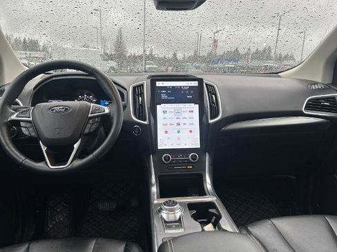 Certified 2022 Ford Edge Titanium w/ Class II Trailer Tow Package image 6