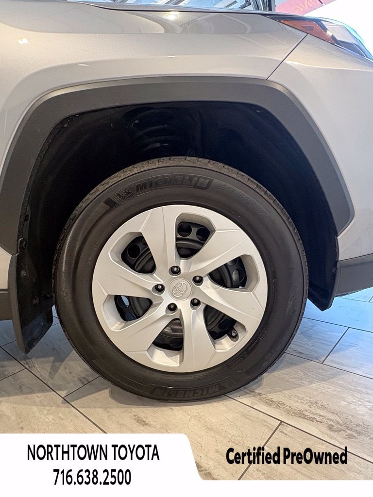 Used 2024 Toyota RAV4 LE AWD/4WD image 12