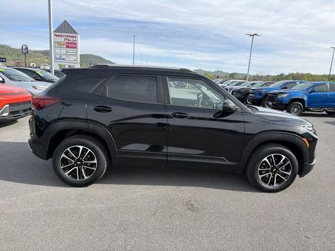 Used 2025 Chevrolet TrailBlazer LT AWD/4WD image 5