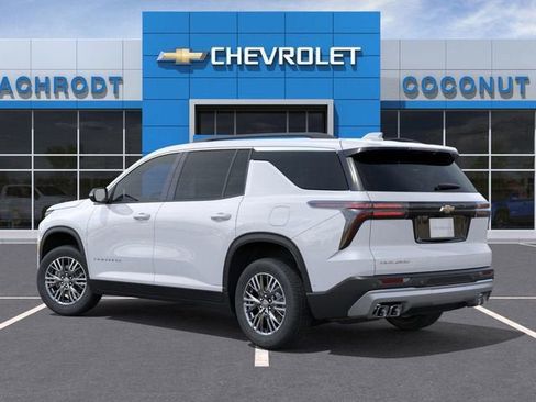 New 2026 Chevrolet Traverse LT image 3