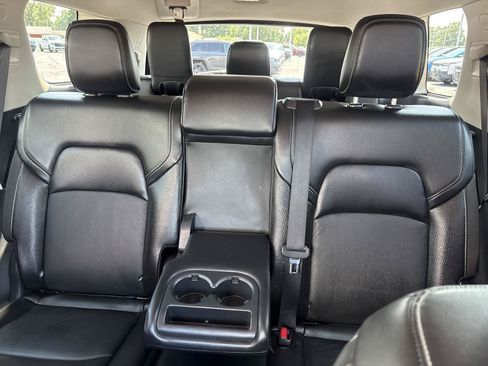 Used 2022 Nissan Pathfinder SL AWD/4WD image 26