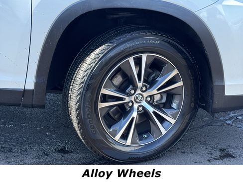 Used 2019 Toyota Highlander LE image 14