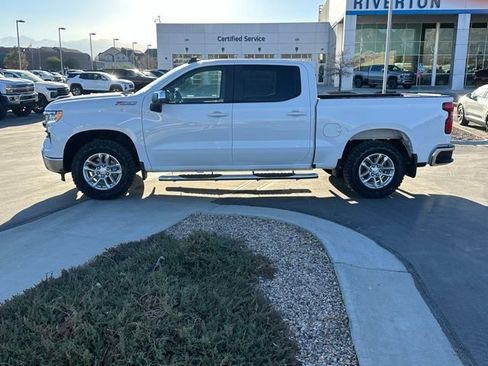 Certified 2024 Chevrolet Silverado 1500 LT w/ Z71 Off-Road Package AWD/4WD image 19