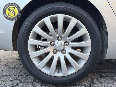 Used 2012 Buick Regal Leather image 9