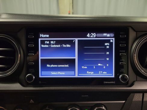 Used 2020 Toyota Tacoma TRD Off-Road AWD/4WD image 17