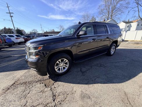 Used 2015 Chevrolet Suburban LT image 19