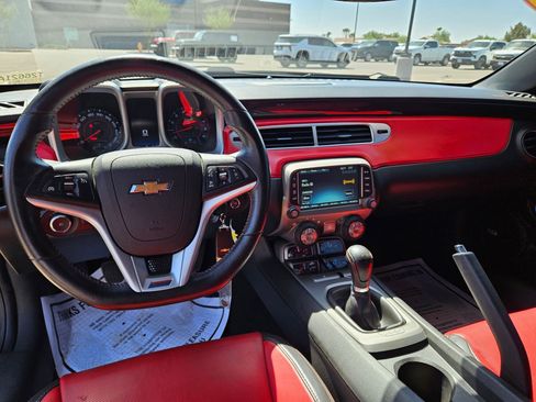 Used 2015 Chevrolet Camaro SS w/ Commemorative Special Edition RWD image 16