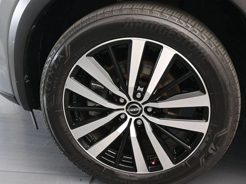 Used 2024 Nissan Pathfinder Platinum AWD/4WD image 30