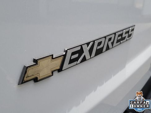 Used 2025 Chevrolet Express 3500 LT w/ LT Preferred Equipment Group RWD image 7