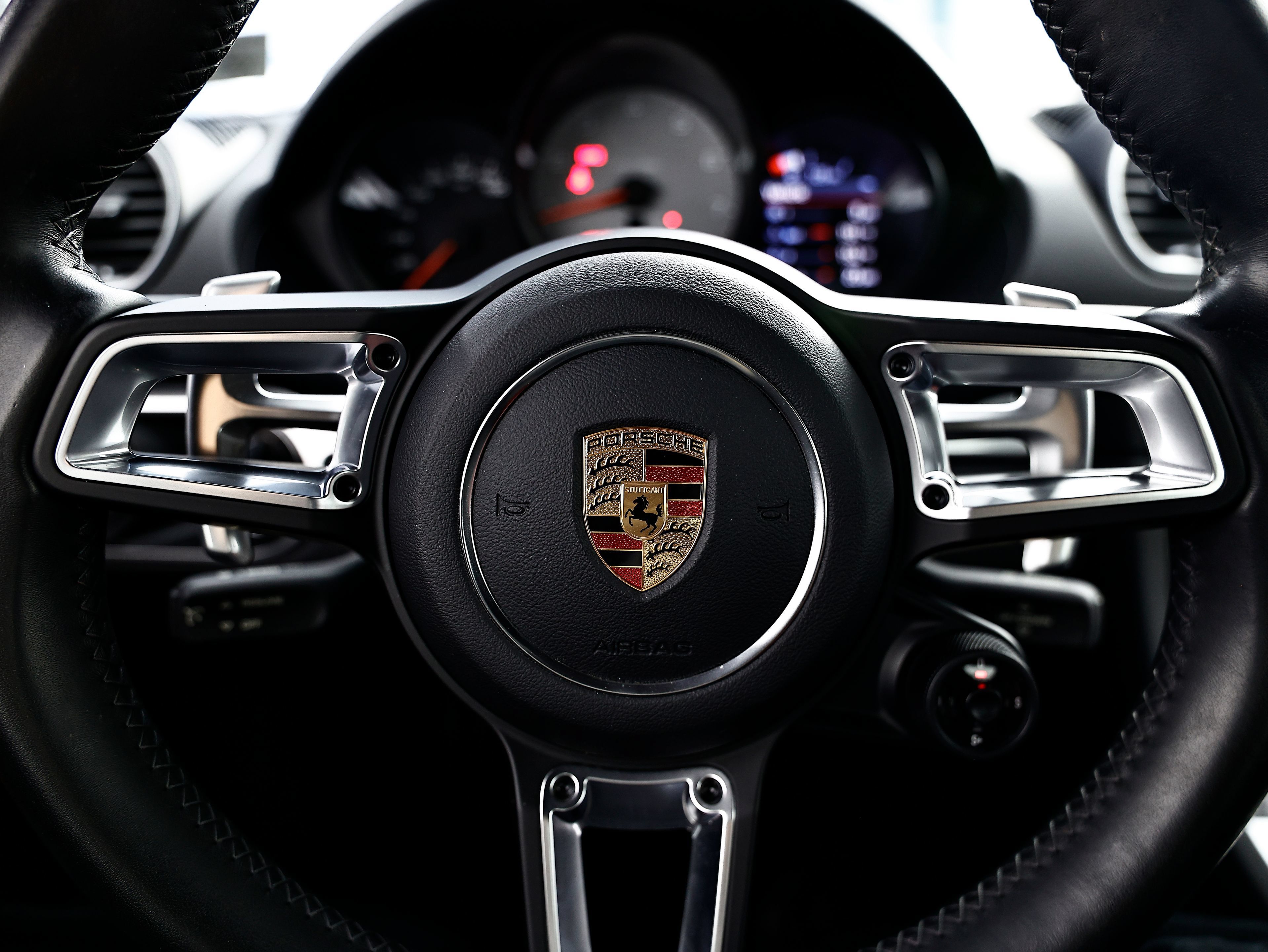 Used 2018 Porsche 718 Cayman S RWD image 34
