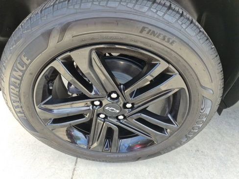 Used 2025 Chevrolet Trax ACTIV FWD image 7