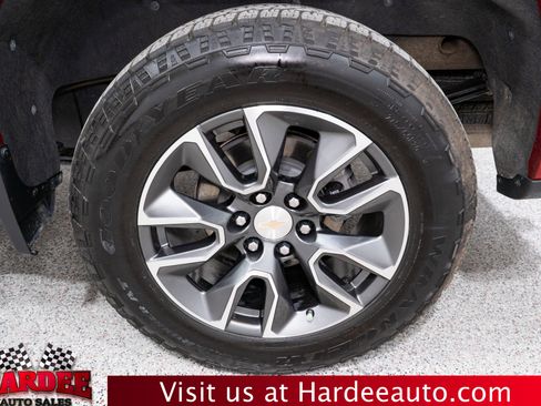 Used 2024 Chevrolet Silverado 1500 LT AWD/4WD image 10