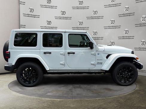 Used 2024 Jeep Wrangler Unlimited Sahara AWD/4WD image 6