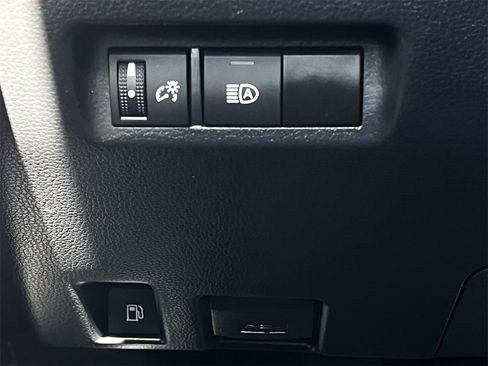 Used 2024 Toyota RAV4 SE image 20