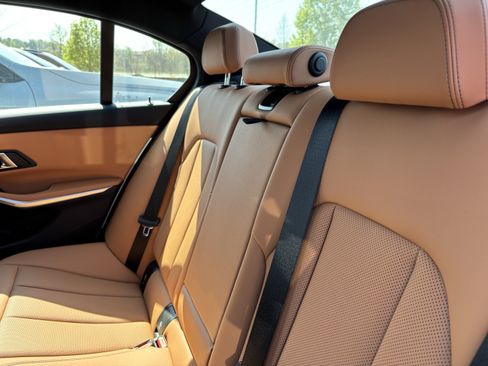 Certified 2025 BMW 330i Sedan image 32