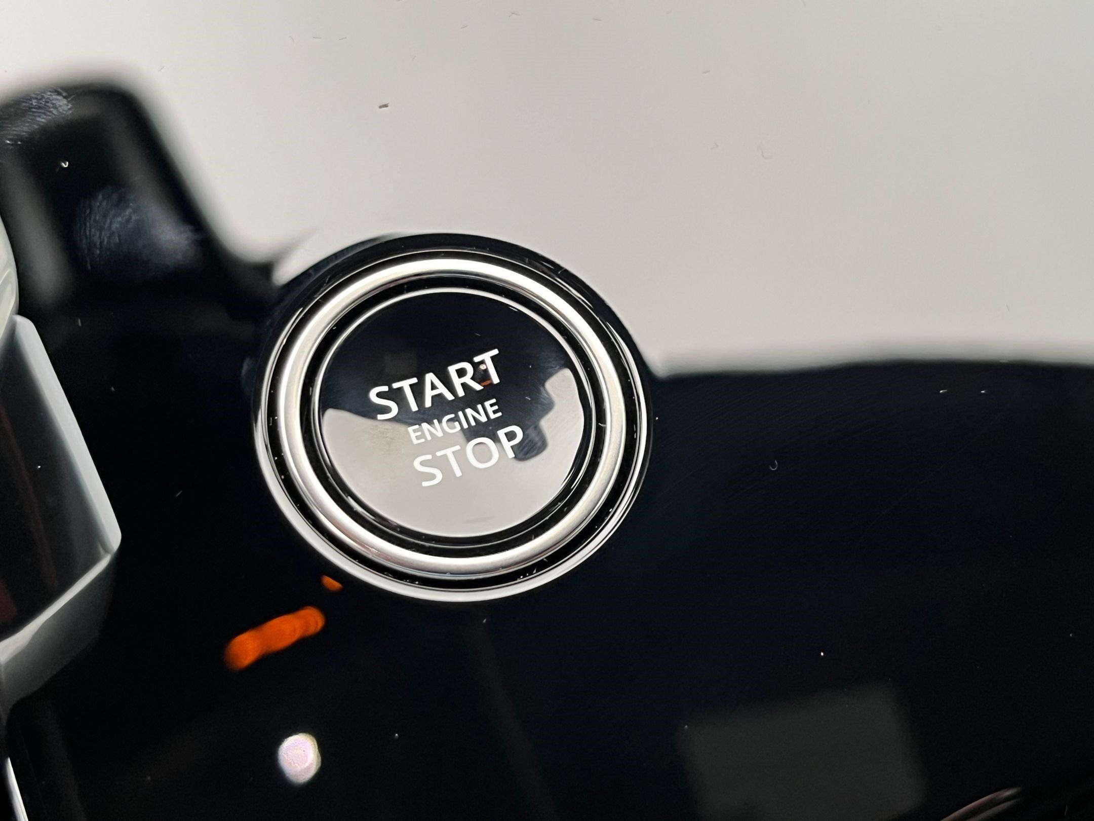 New 2026 Land Rover Range Rover Sport SE AWD/4WD image 15