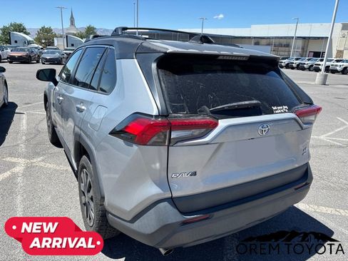 Used 2019 Toyota RAV4 LE w/ All Weather Liner Package AWD/4WD image 8