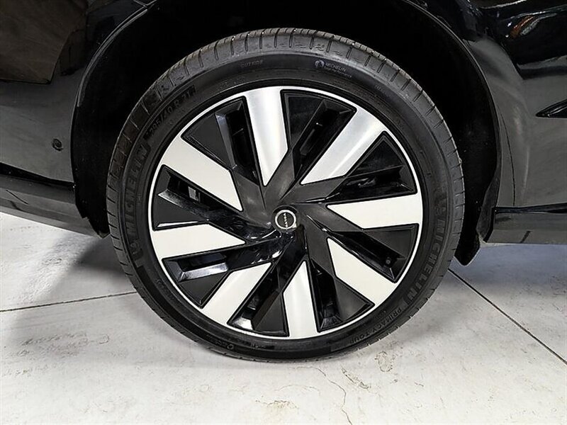 Used 2025 Volvo EX90 Plus AWD/4WD image 13